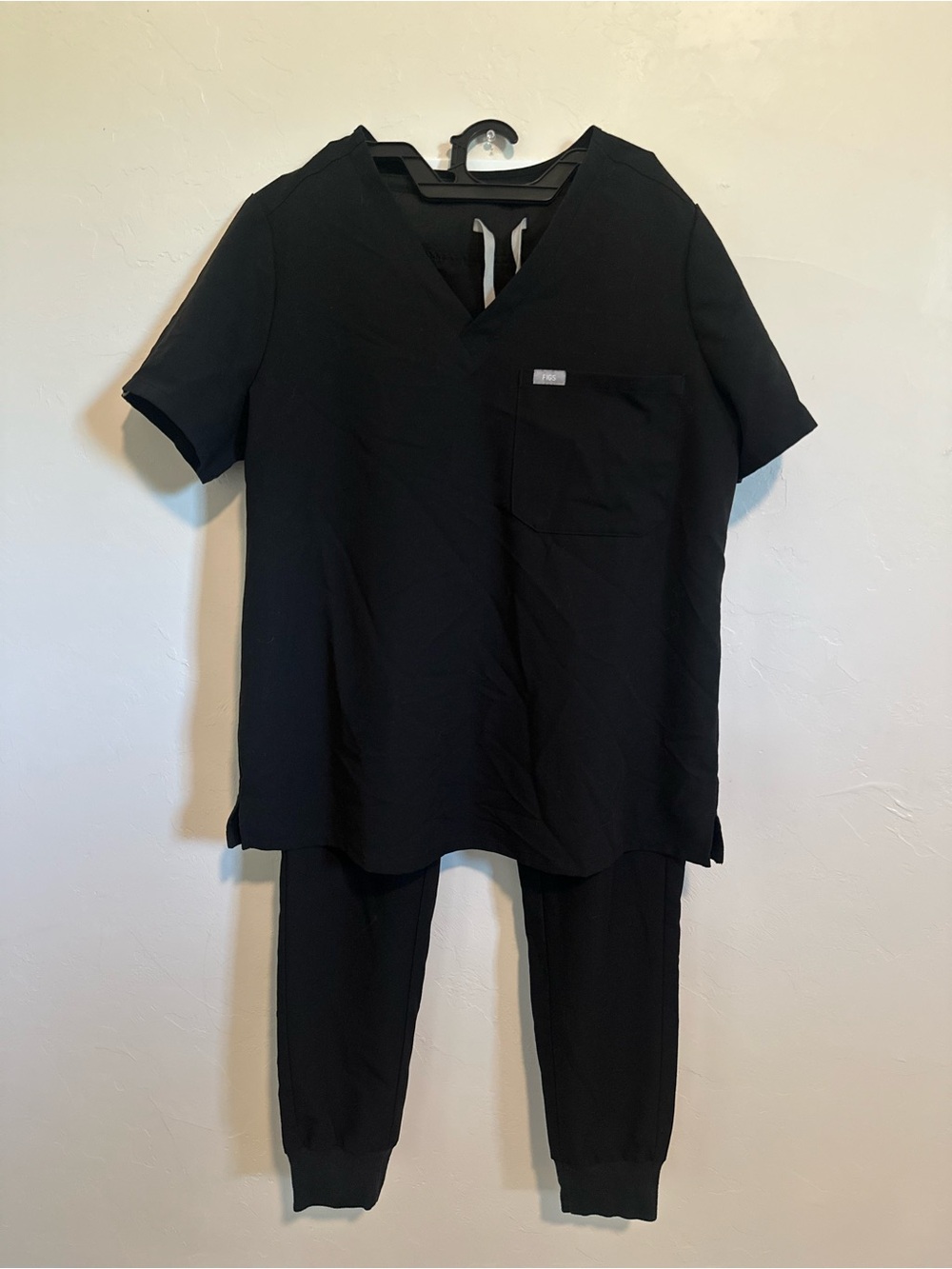Figs one pocket top size large, Figs jogger pants size medium / tall